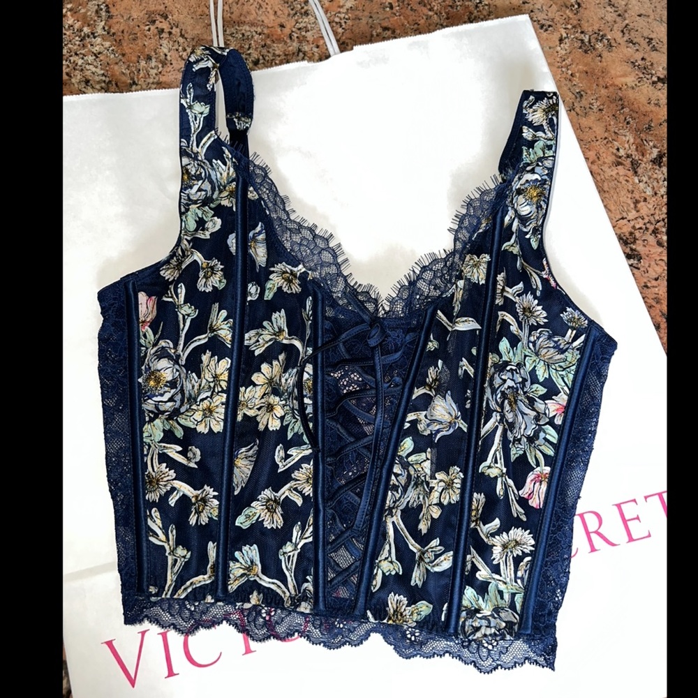 Victoria’s Secret Dream Angels Unlined Embroidered Lace Up Top M Medium DD.  NWT